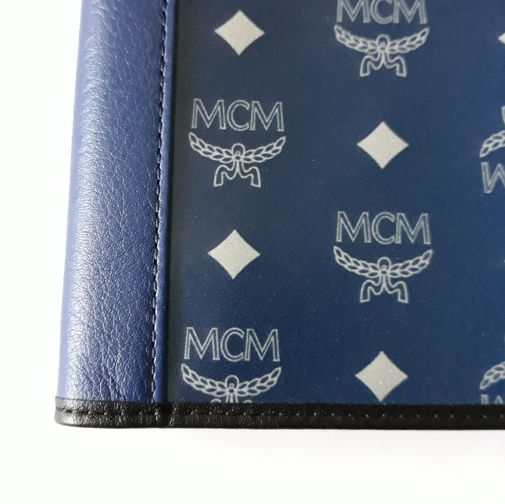 (New) MCM Passport Holder - Picture 5 of 10